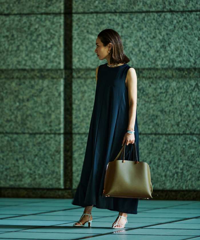 新品未使用　ROPE 【E'POR】【A4対応】Y BAG Medium+ セール】 【WEB限定】【E'POR】【A4対応】Y BAG Medium+