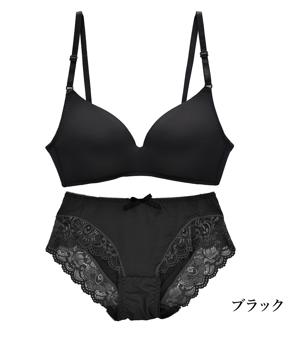 専用✧ピンクラテ✧新品✧おまとめ3点150 セール】【たまごっち×ピンクラテ】カレッジT（Tシャツ