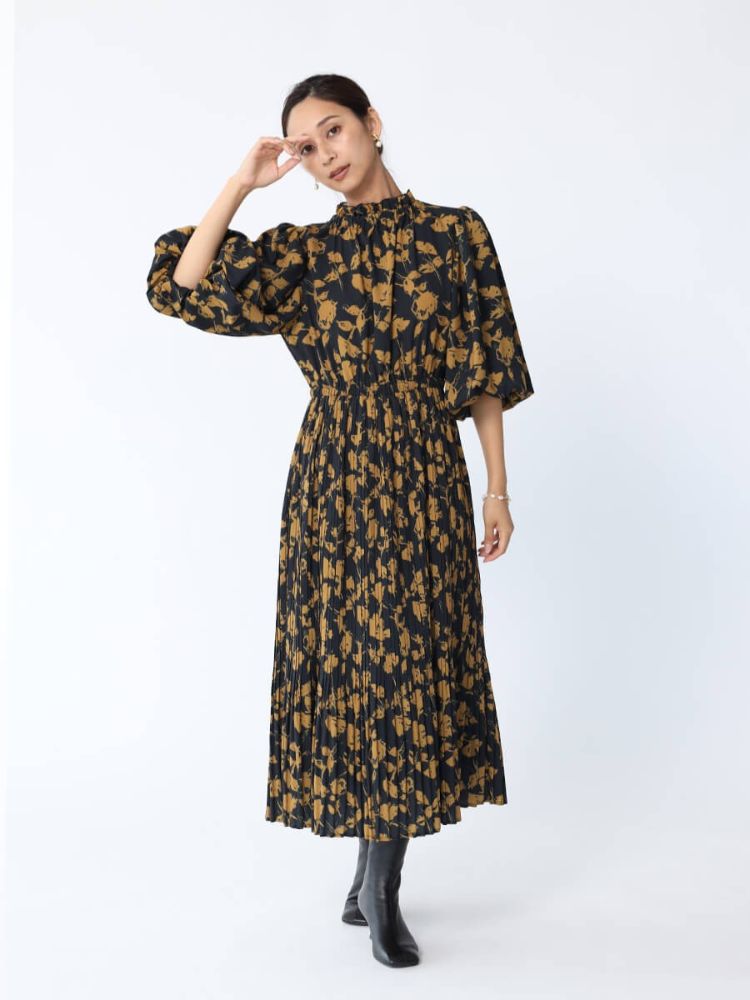 セール 58%OFF】フェンネル FENNEL フラワープリーツワンピース