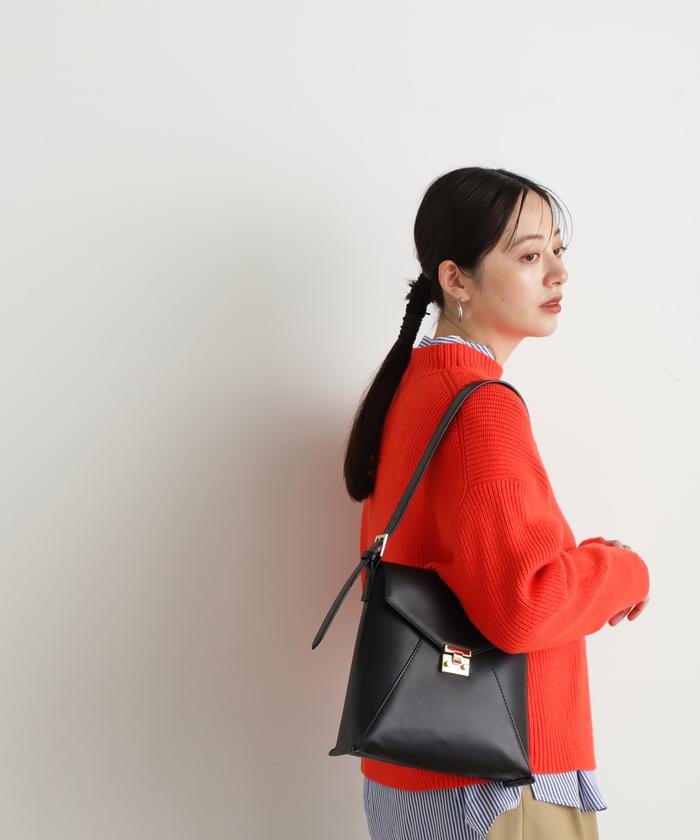 松井愛莉さん着用ヴィンテージライクワンショルダーバッグ