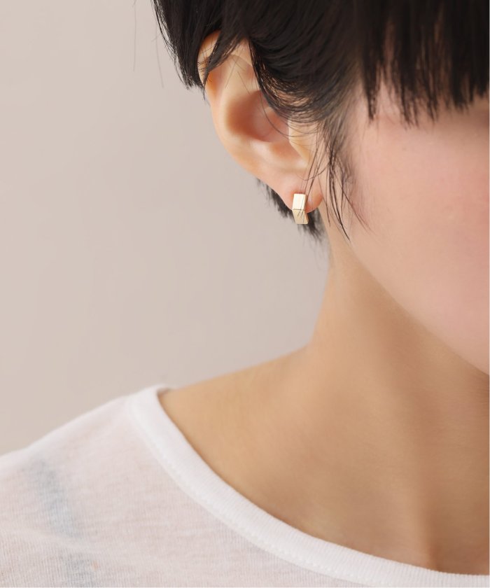 Lilas リラ トライアングルスモールピアス K10