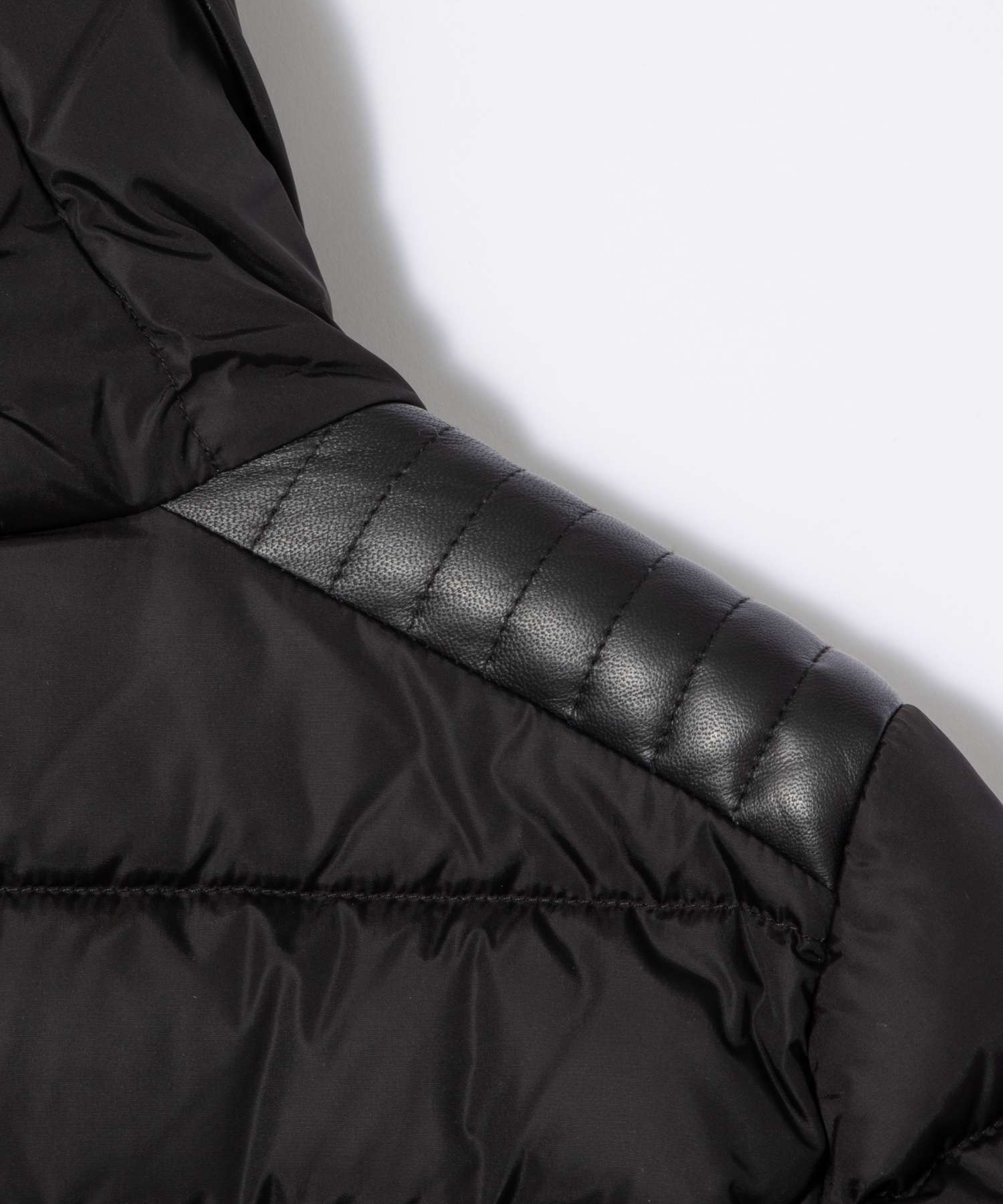 クーポン】モンクレール MONCLER TALEV BLACK 49370－85－C0063