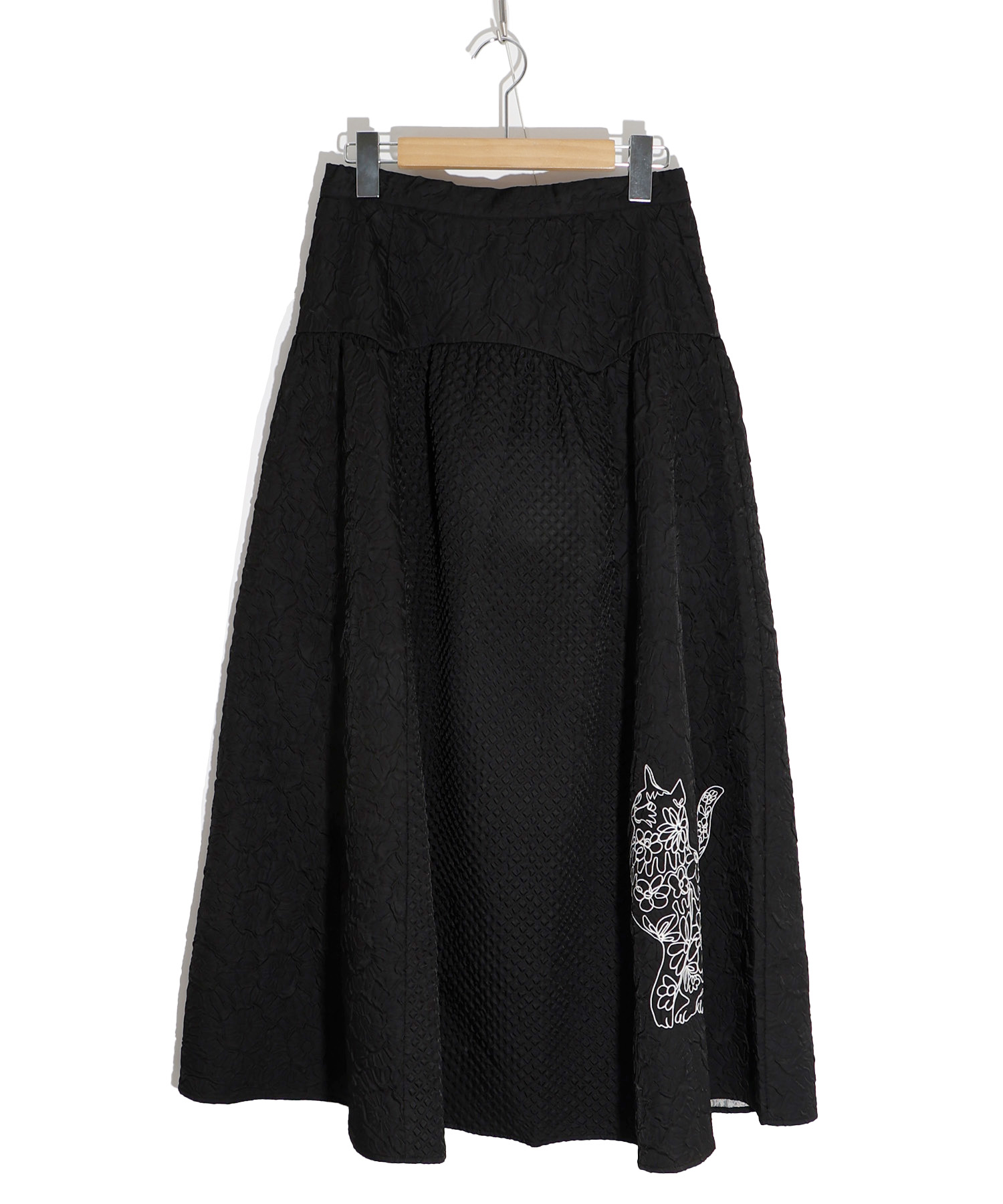 セール 50%OFF】蝶刺繍エンボス花柄×チェック柄スカート
