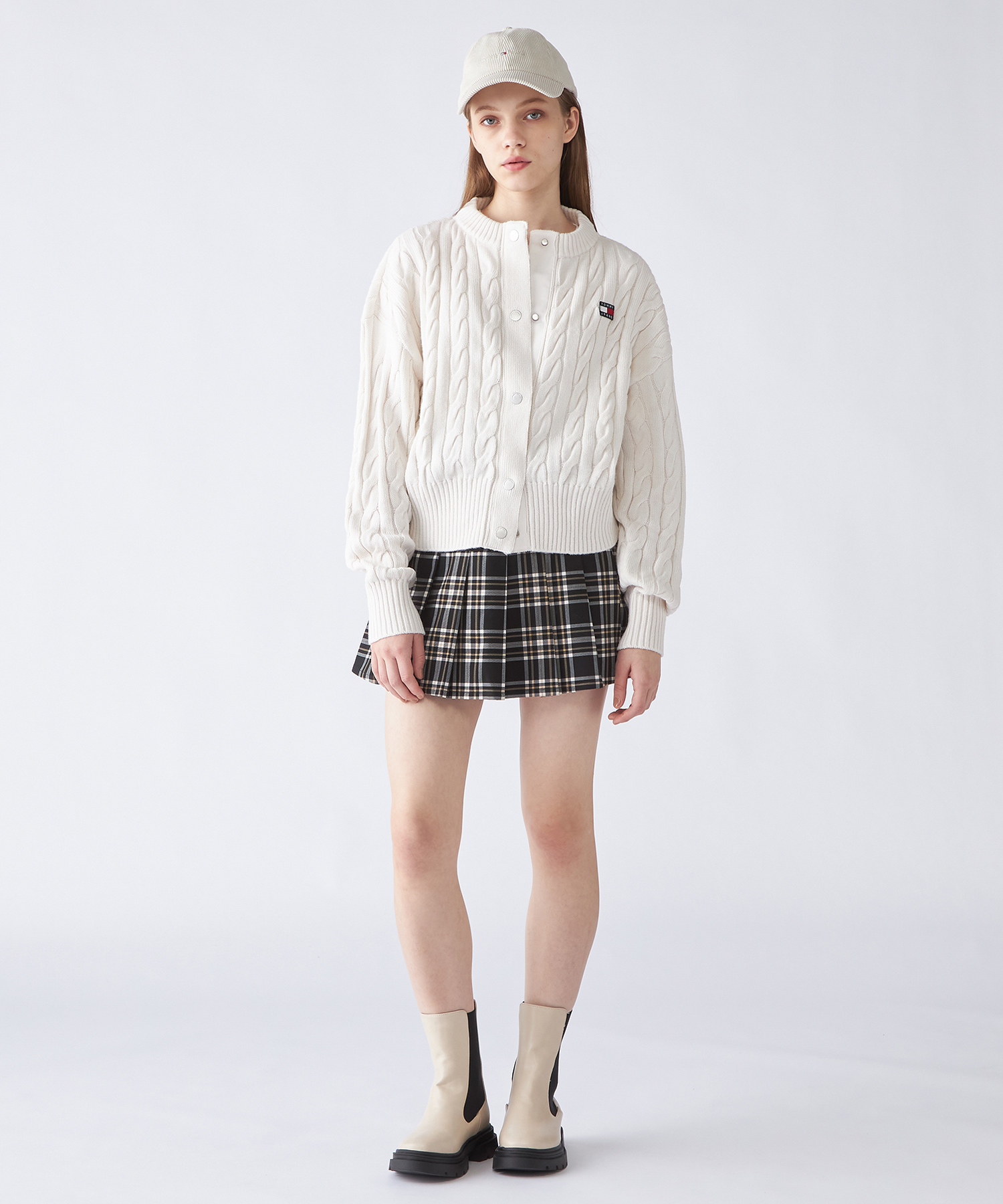 TOMMY JEANS 【トミージーンズ】バッジケーブルカーディガン