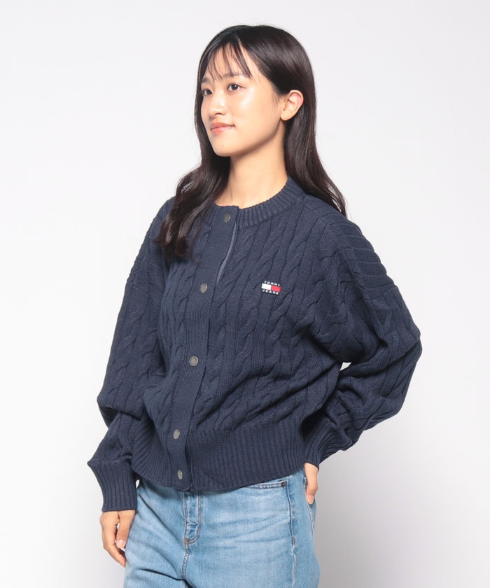 TOMMY JEANS 【トミージーンズ】バッジケーブルカーディガン