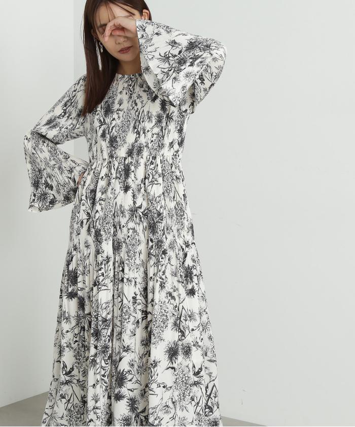 BURBERRY ウエストネックギャザーデザインワンピース  38(M) セール】ショルダーギャザーピンタックワンピース(505225462