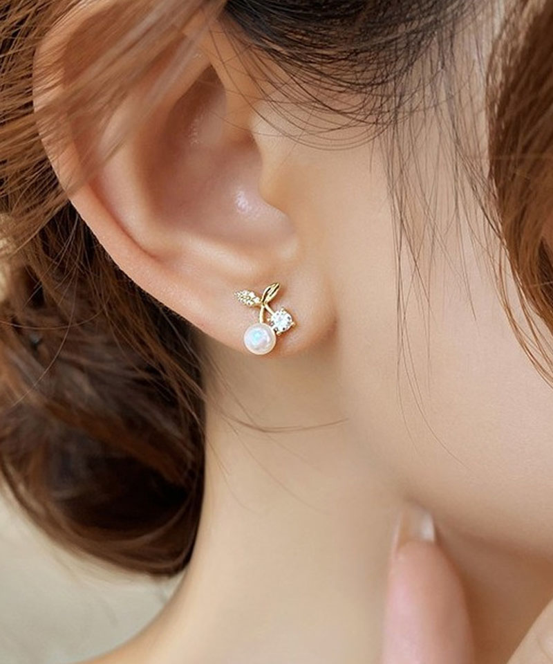 【関税込み】セザンヌ コスチュームジュエリー キラキラ ピアス 関税込み】セザンヌ コスチュームジュエリー キラキラ ピアス