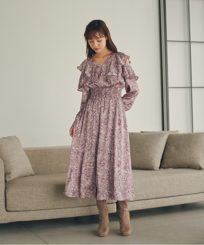 セール 40%OFF】フラワープリントサテンラッフルワンピース セール 40%OFF】フラワープリントサテンラッフルワンピース