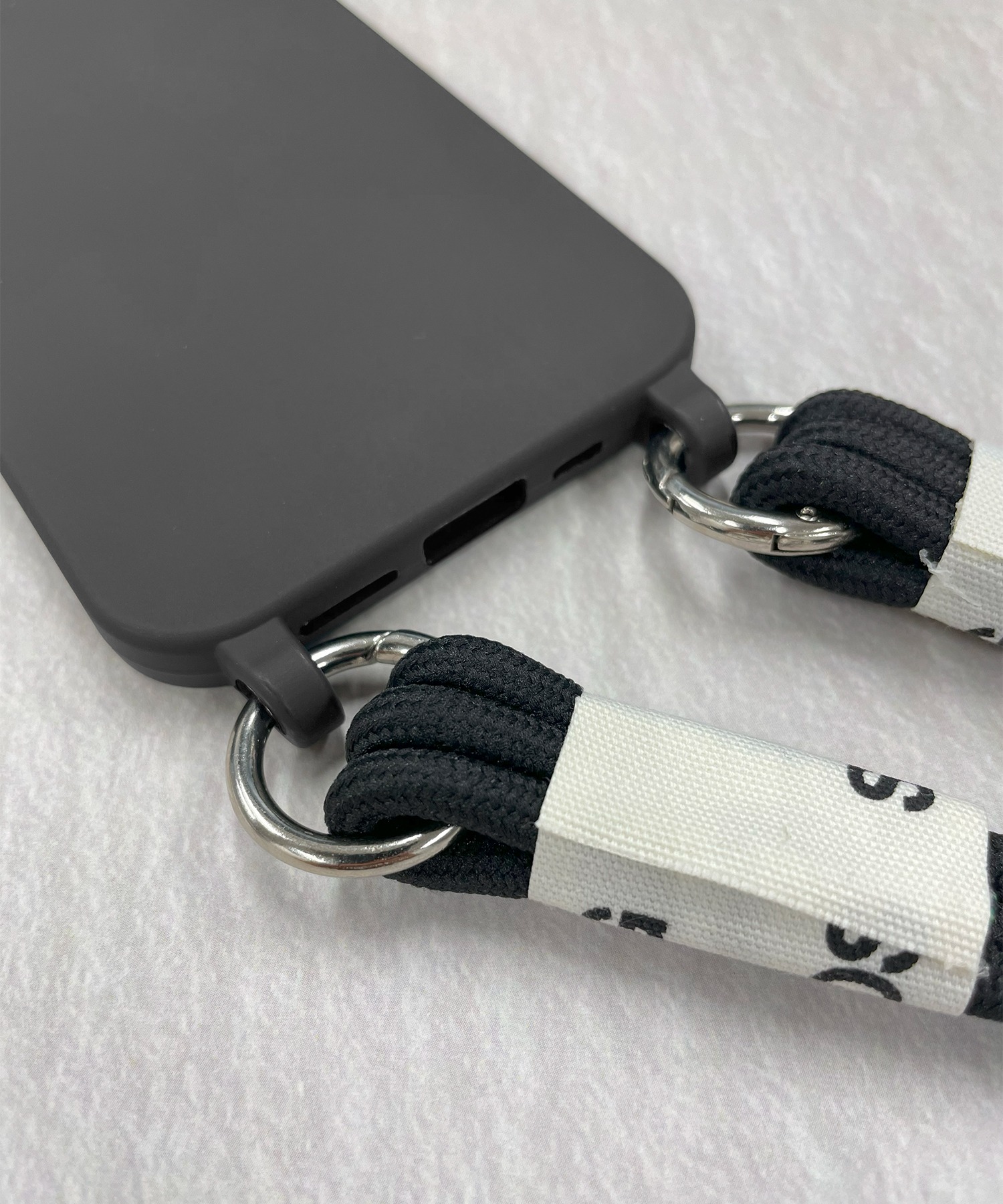 トリプルロープショルダー iPhoneケース(iphone13/13pro