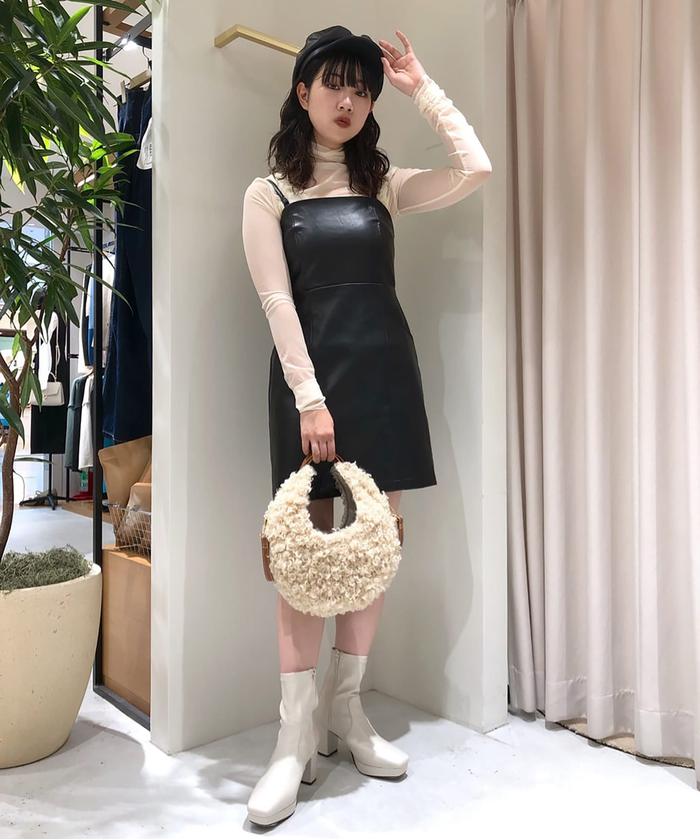 BCBG MAXAZRIA フェイクレザー ミニワンピース ノースリーブ 黒 BCBG MAXAZRIA フェイクレザー ミニワンピース ノースリーブ 黒