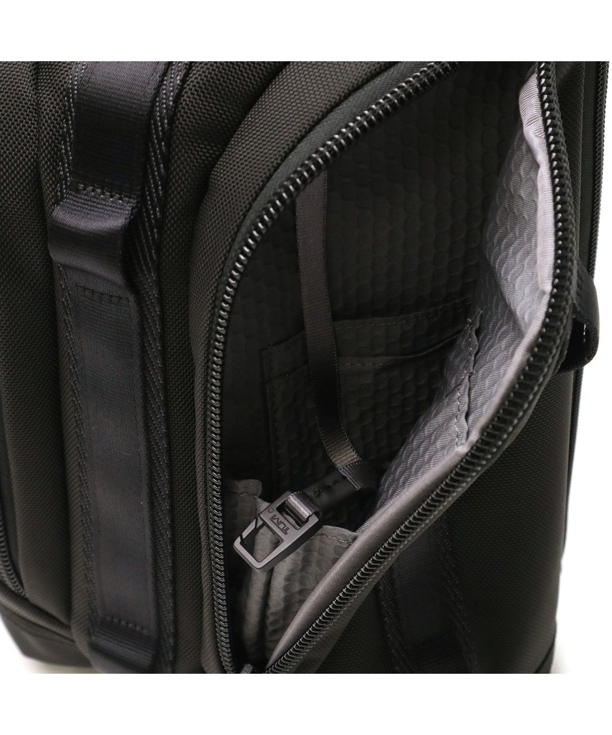 クーポン】トゥミ TUMI 【日本正規品】 トゥミ ボディバッグ クーポン】トゥミ TUMI 【日本正規品】 トゥミ ボディバッグ
