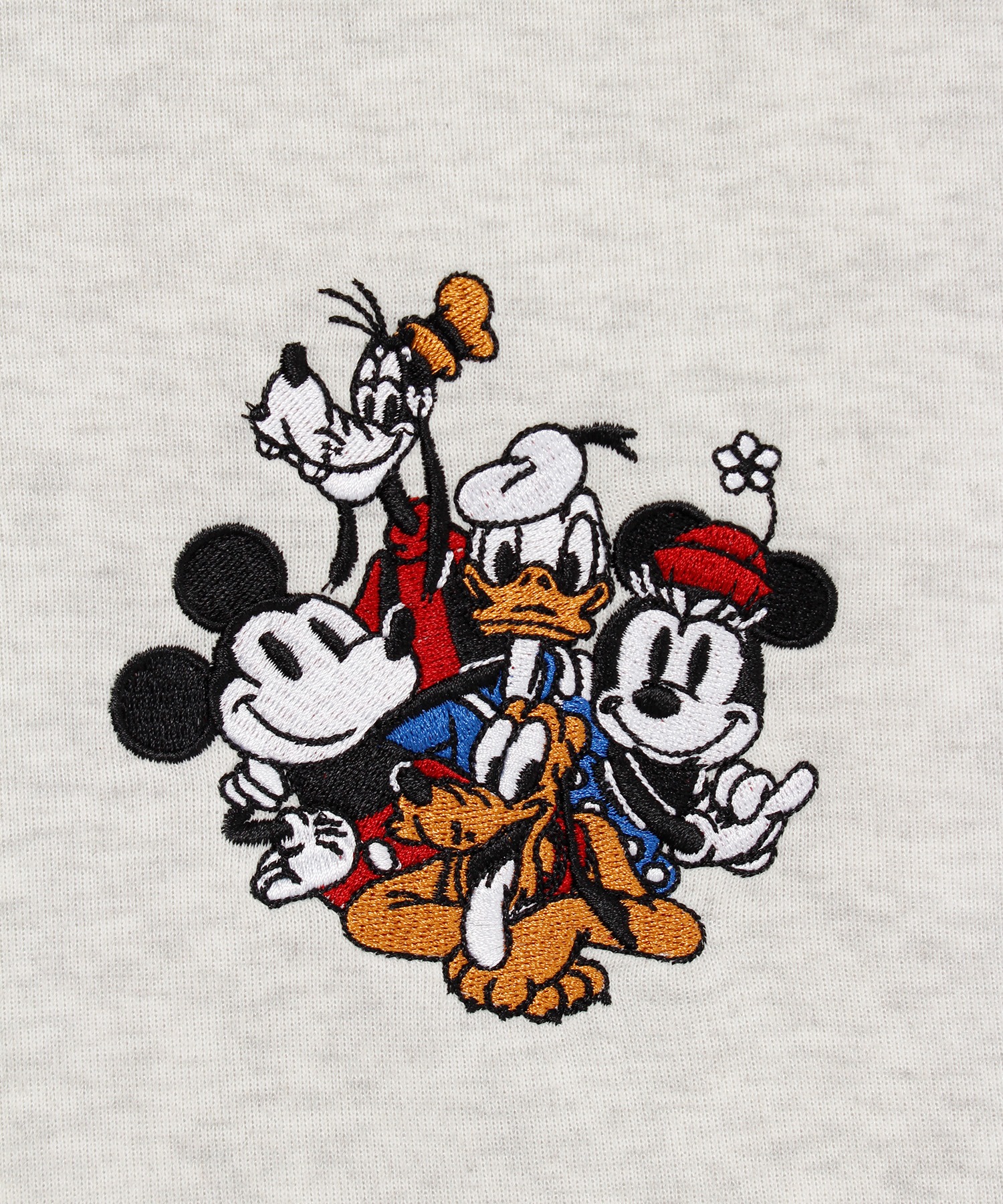 DISNEY/ディズニー】裏起毛 刺繍ハーフジッププルオーバー DISNEY/ディズニー】裏起毛 刺繍ハーフジッププルオーバー