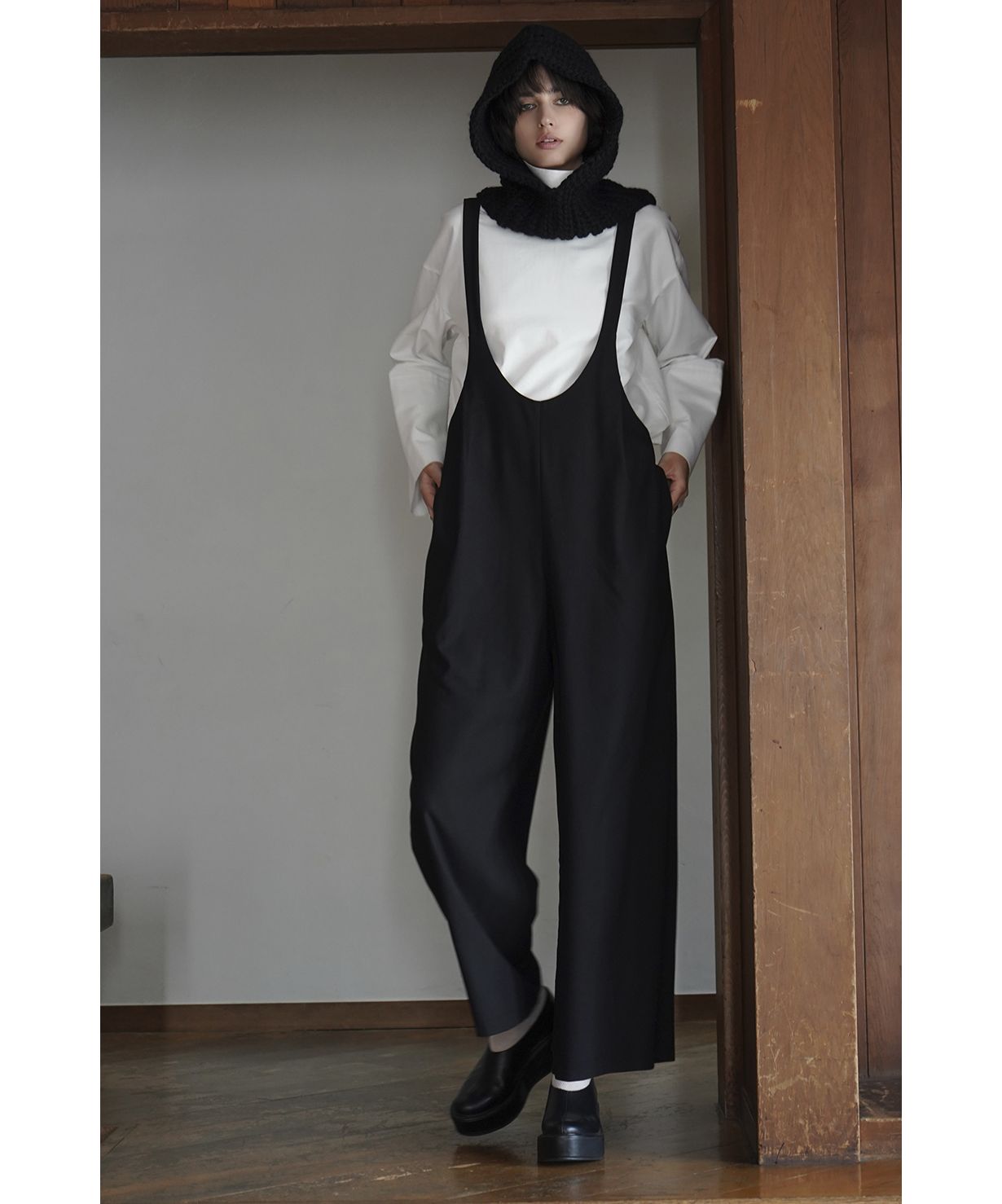 サロペット・オーバーオール・オールインワン CLANE - U NECK TUCK SALOPETTE PANTS CLANE（クラネ）の「U NECK TUCK SALOPETTE PANTS（サロペット