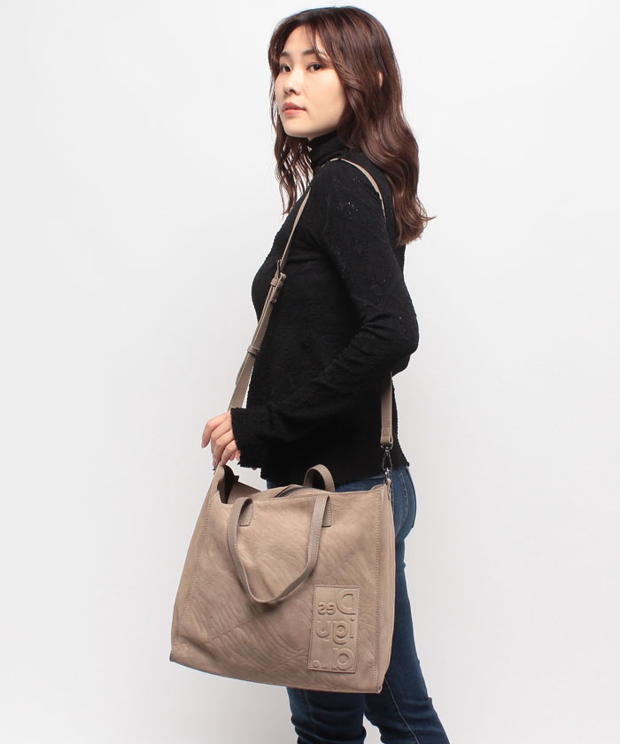 超格安一点 クーポン】【セール 30%OFF】デシグアル マキシ ロゴ Desigual バッグ