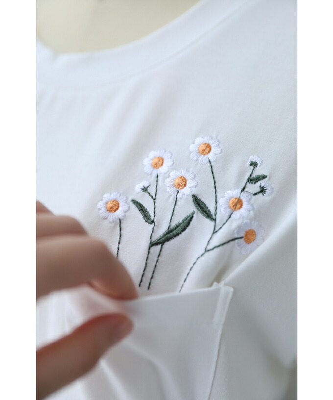 カワイイ CAWAII ポケットから覗くマーガレット刺繍Tシャツ カワイイ CAWAII ポケットから覗くマーガレット刺繍Tシャツ