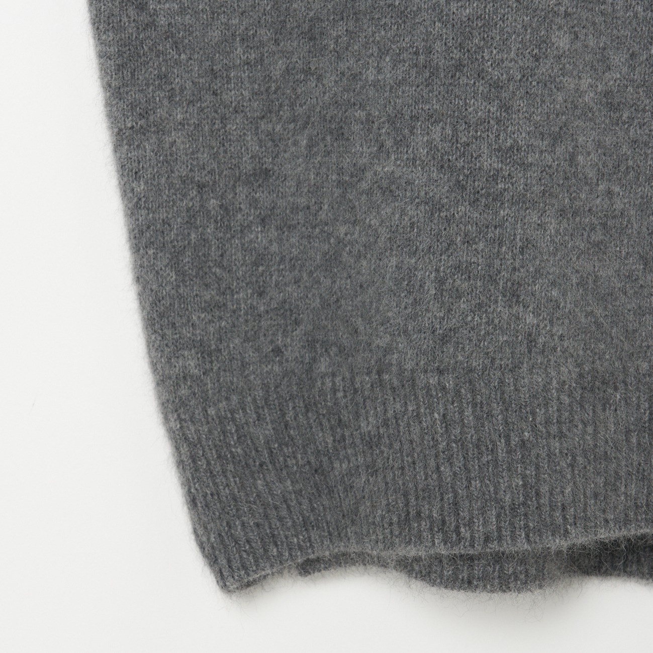 RACCOON BOTTLE NECK KNIT(505727647) | エリオポール(HELIOPOLE) - d