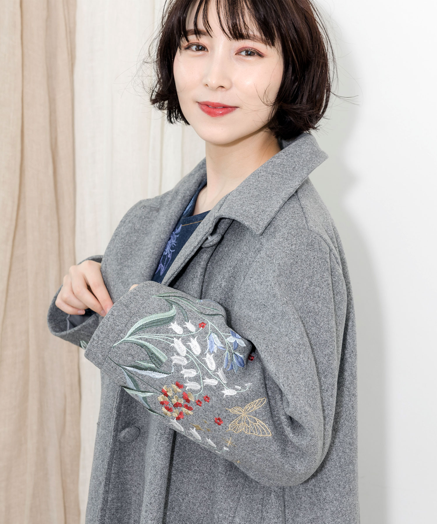 セール 40%OFF】すずらんの花と蝶刺繍 フェイクウールコート
