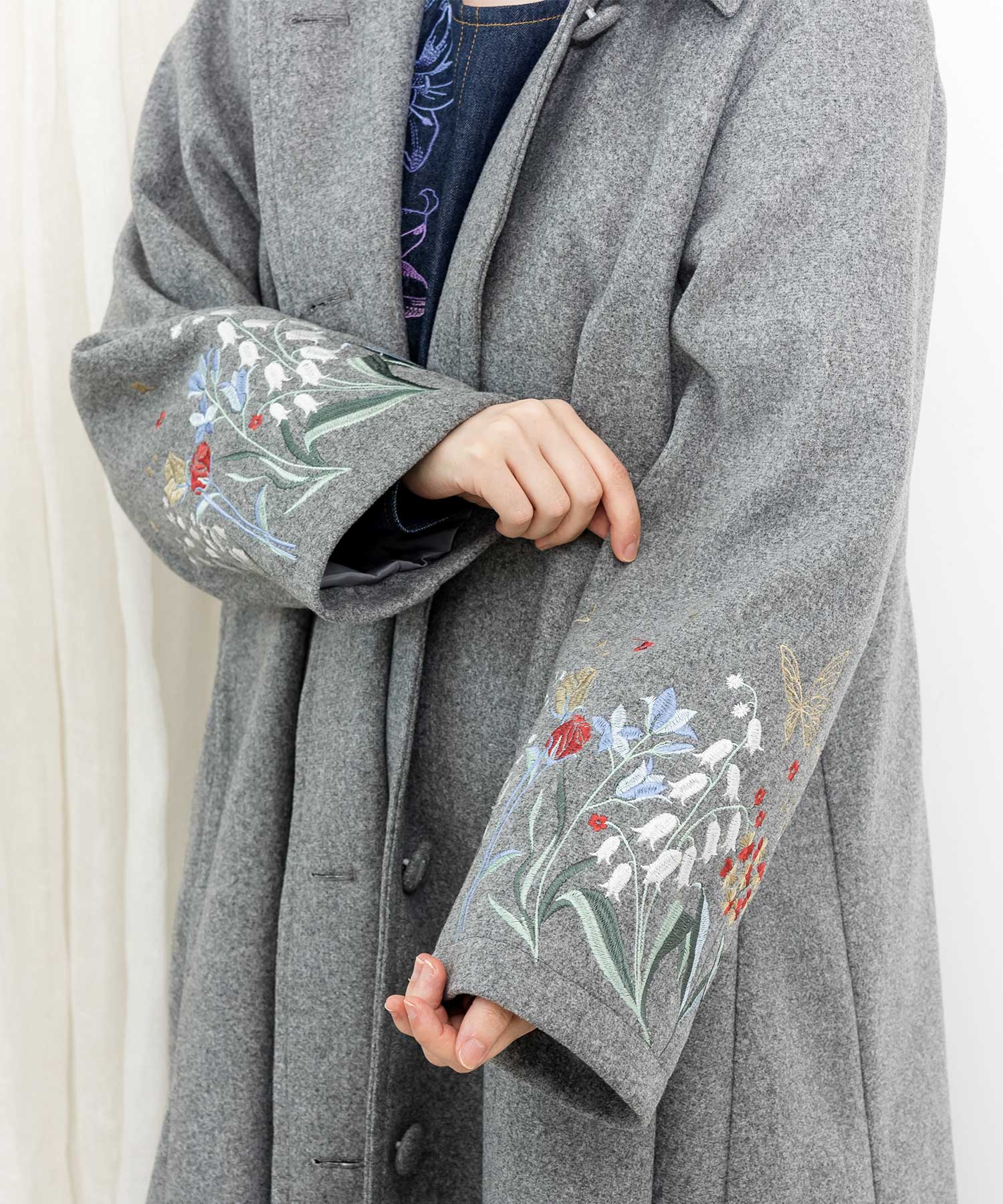 セール 40%OFF】すずらんの花と蝶刺繍 フェイクウールコート