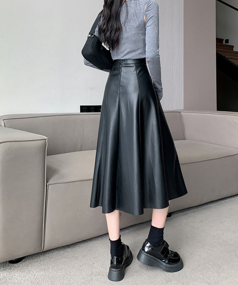 ルルカ様　loungedress フェイクレザージャケット➕スカート ﾌｪｲｸﾚｻﾞｰﾛﾝｸﾞｽｶｰﾄ（スカート）｜SPIGA（スピーガ）の