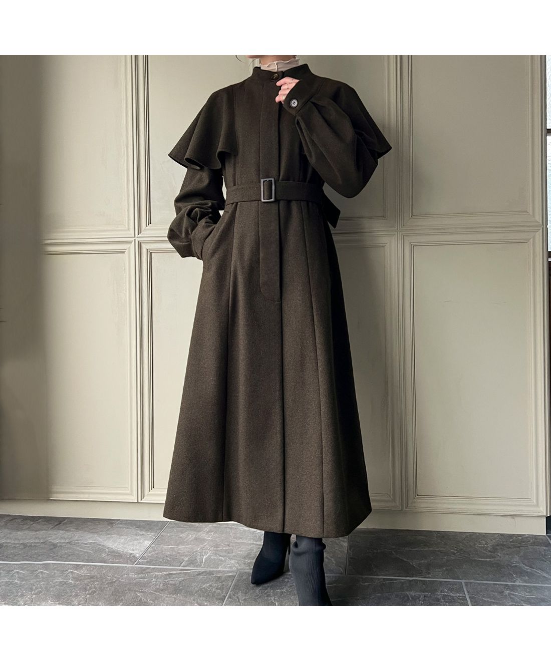 【メーカー直売】 セール58%OFF】ジュノア JUNOAH 肩フリル比翼ロングコート ジャケット・アウター