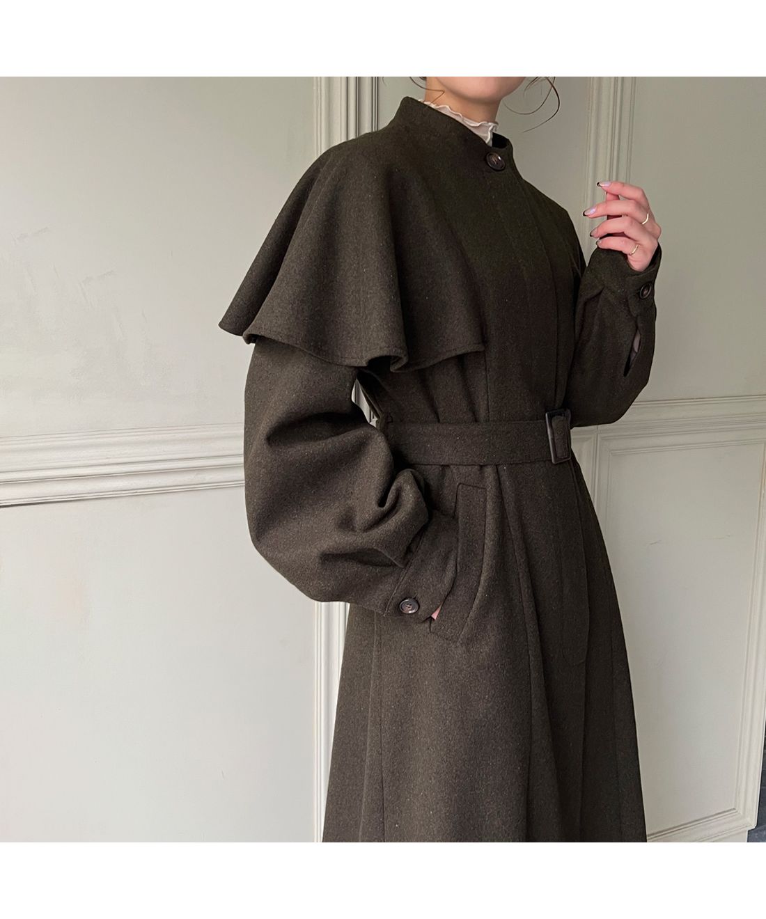 セール58%OFF】ジュノア JUNOAH 肩フリル比翼ロングコート セール58%OFF】ジュノア JUNOAH 肩フリル比翼ロングコート