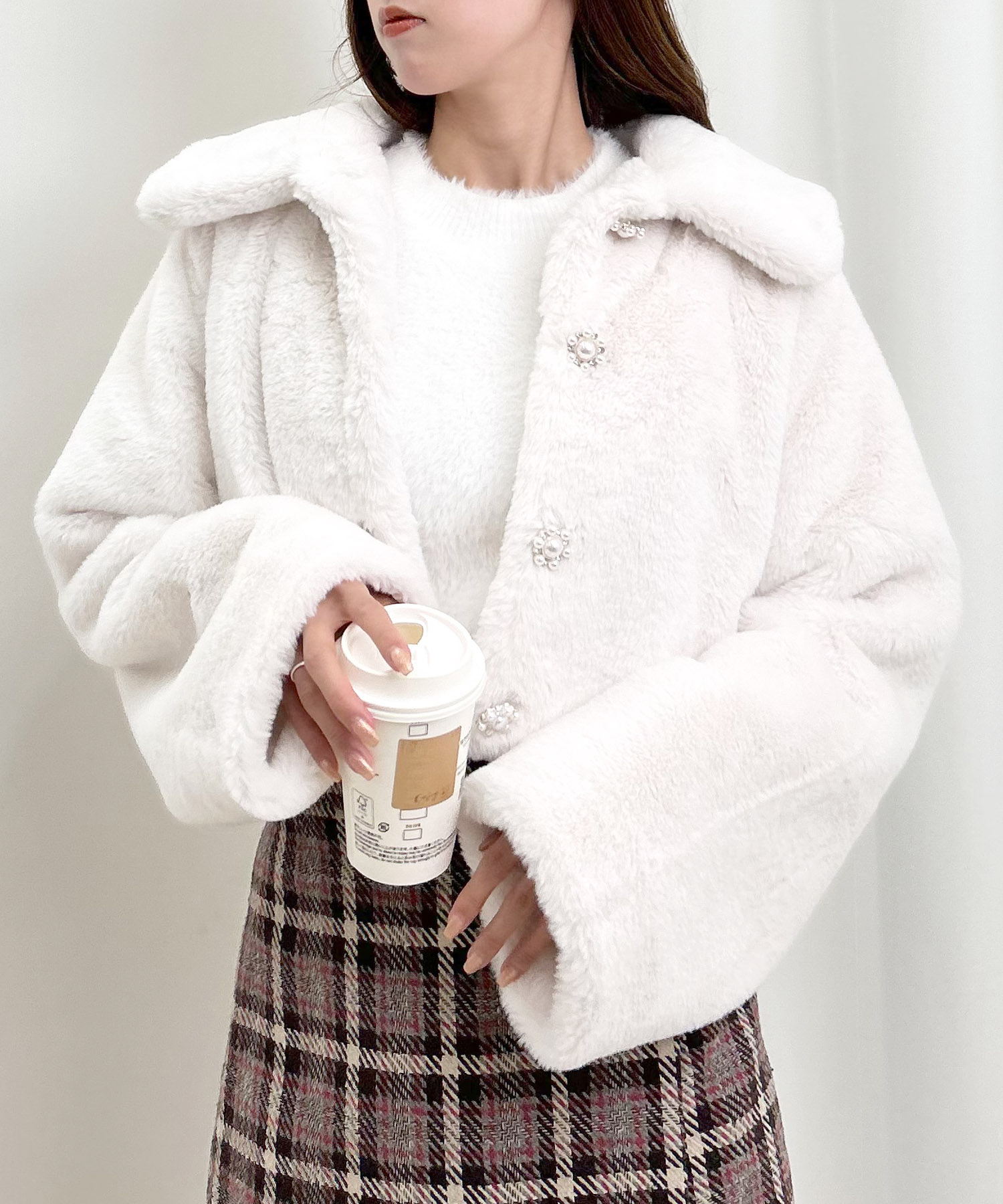 セール 40%OFF】イング INGNI エコファークロップド丈ビジュー セール 40%OFF】イング INGNI エコファークロップド丈ビジュー