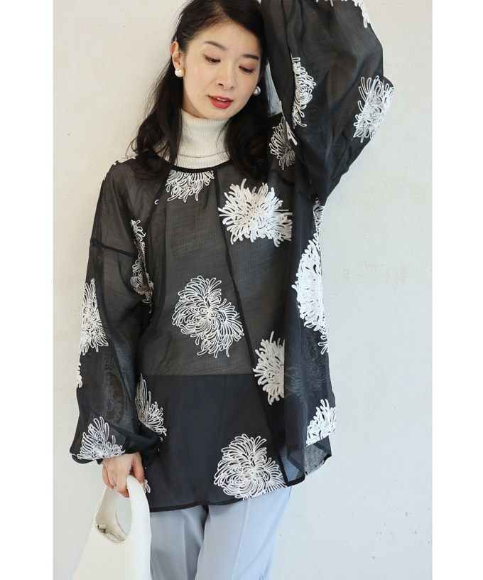 カワイイ CAWAII 白花刺繍のシアーブラウストップス(505753792