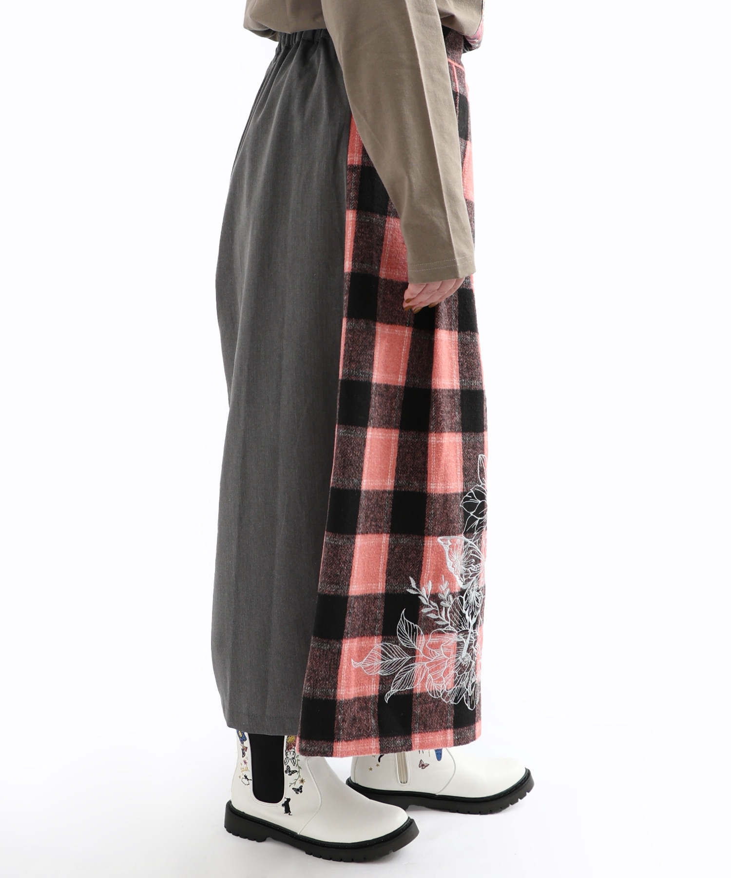 中古　is  SCOLaR スリット入り　スカート風パンツ 中古is SCOLaR スリット入りスカート風パンツ