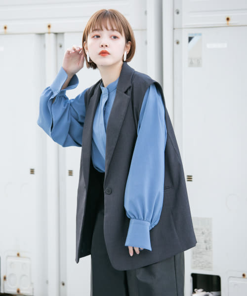KBF ハイネックボリュームスリーブチュニック KBF（ケイビーエフ）の「ハイネックボリュームスリーブ