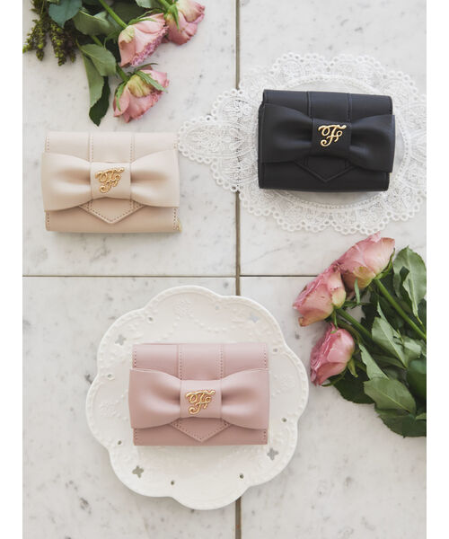 メゾンドフルール　MARY QUANT リボンウォレット　白 Maison de FLEURメゾンドフルールマリークワント リボンウォレット