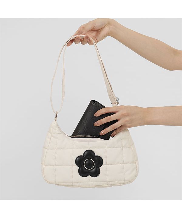 マリークワント MARY QUANT マットサテンキルトデイジー