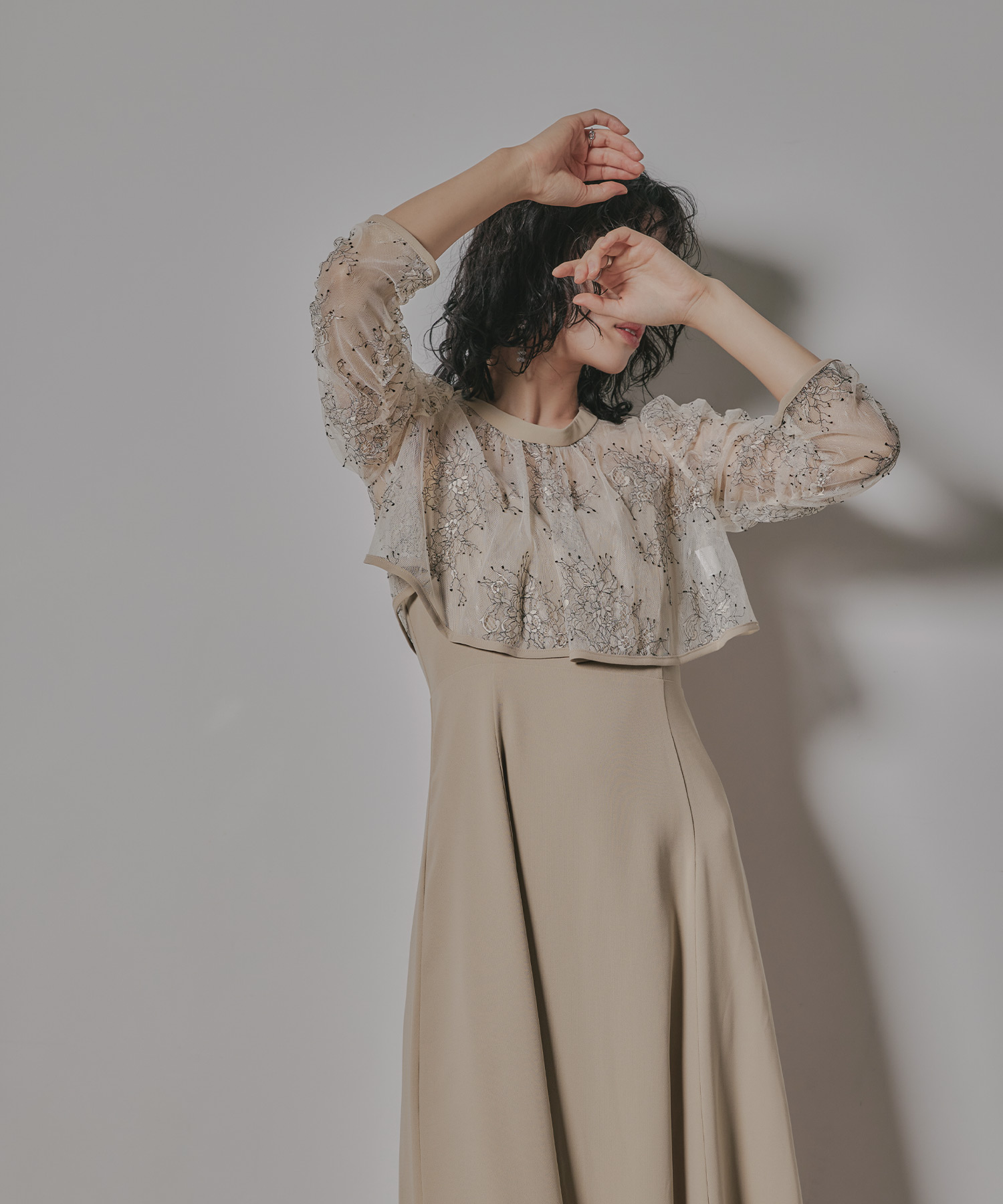 レースボレロキャミワンピレイヤードドレス niana ドレス レースボレロキャミワンピレイヤードドレス 結婚式
