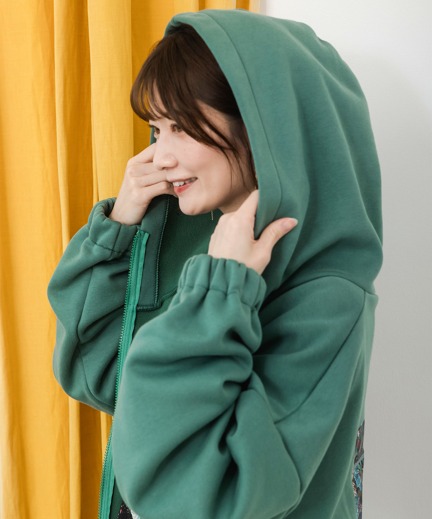【ScoLar】スカラー アートフラワー シアーパーカー タグ付未使用 セール】スカラー ScoLar 花柄コラージュorネコドット 2柄展開