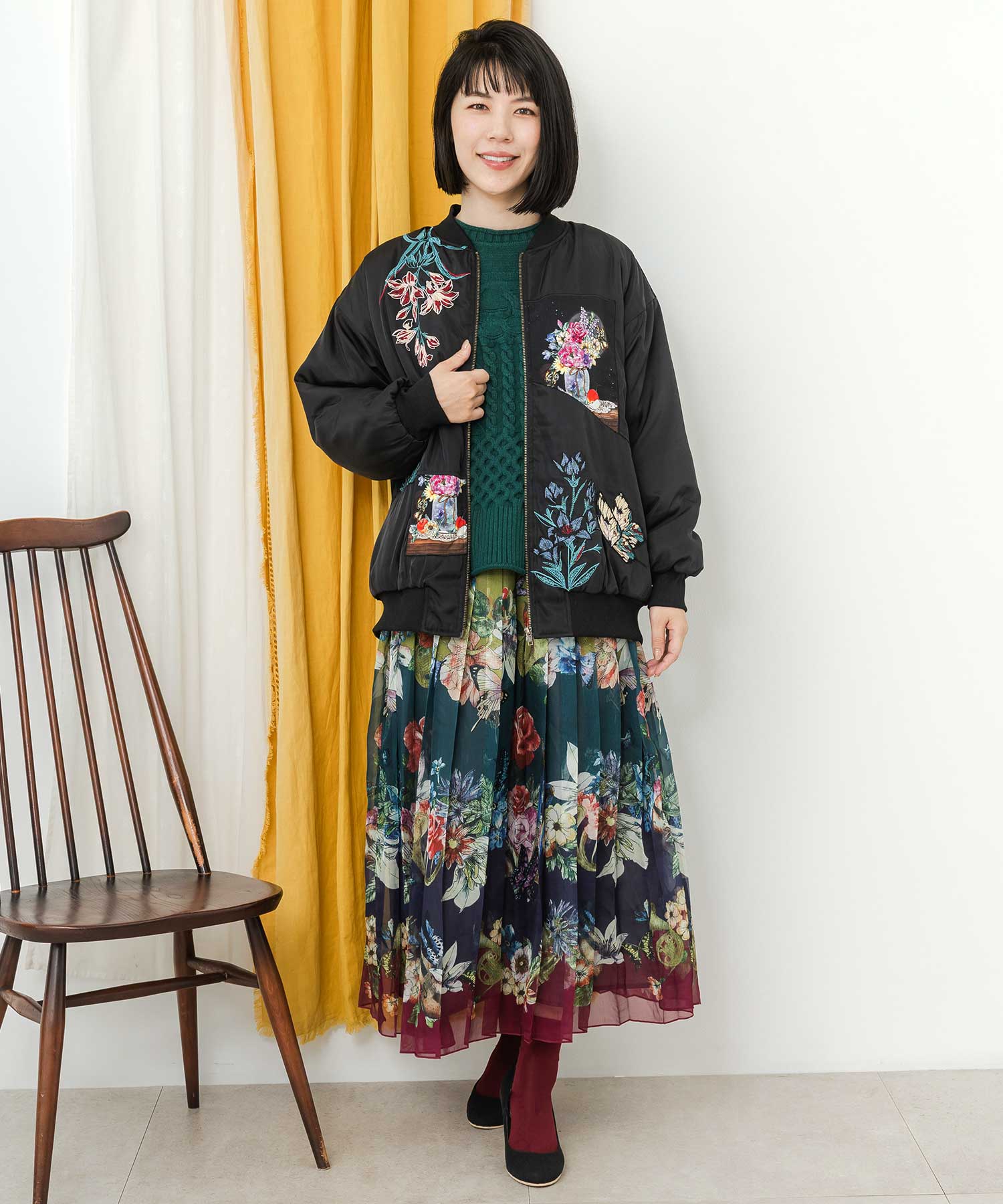 セール】スカラー ScoLar 花蝶刺繍 中綿入りブルゾン(505762744 セール】スカラー ScoLar 花蝶刺繍 中綿入りブルゾン(505762744