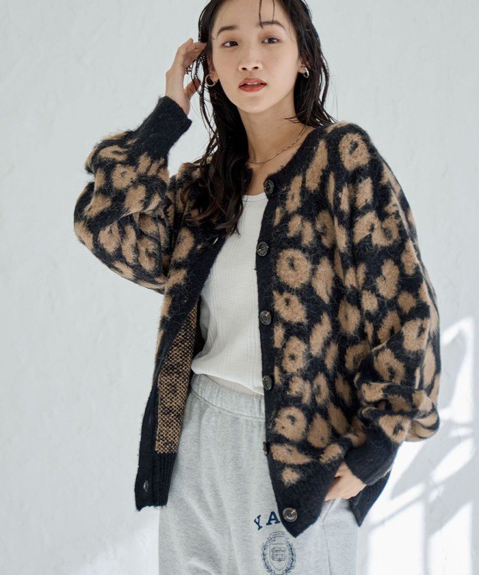 ZARA ブークレクロップドジャケット 数少ない ZARA ブークレクロップドジャケット 数少ない