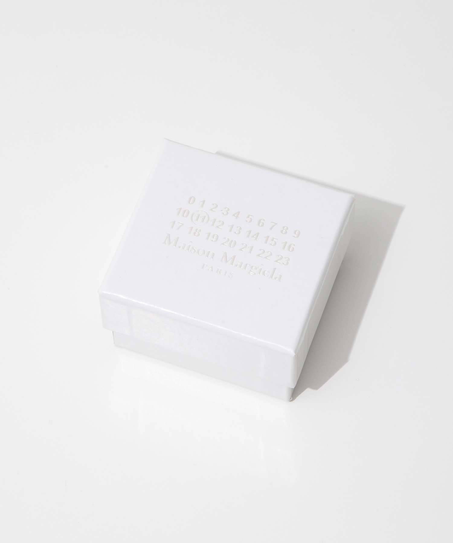 VIP価格★Maison Margiela★ロゴプリント エンボス フォンポーチ Maison Margiela ロゴ プリント エンボス フォン ポーチ