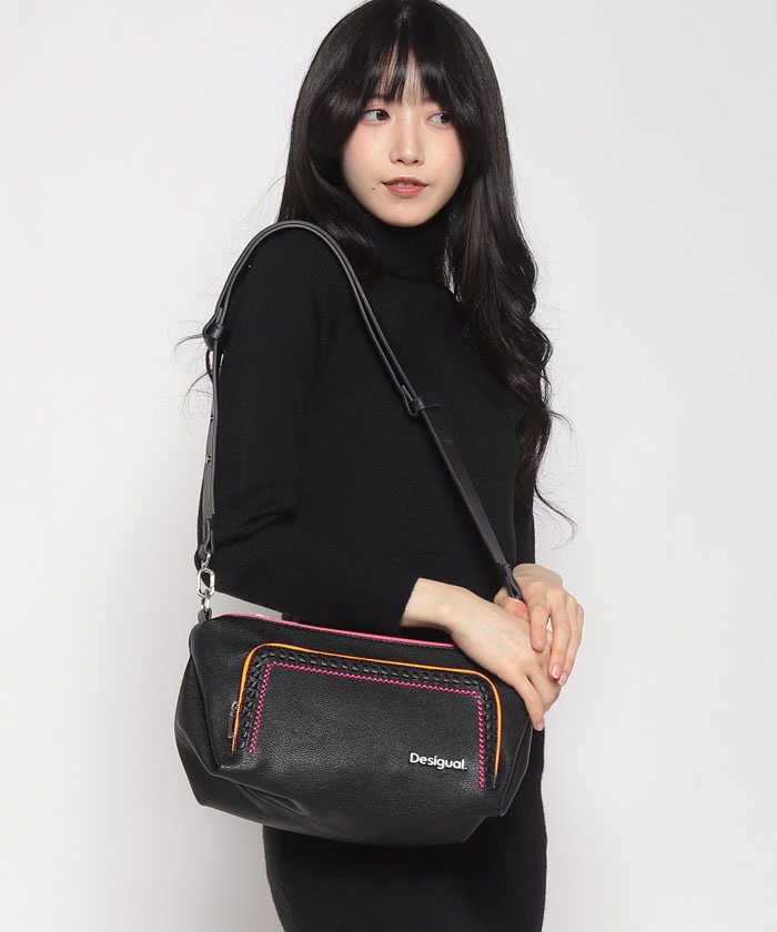 セール30%OFF】デシグアル Desigual 刺繍 ミドルショルダー