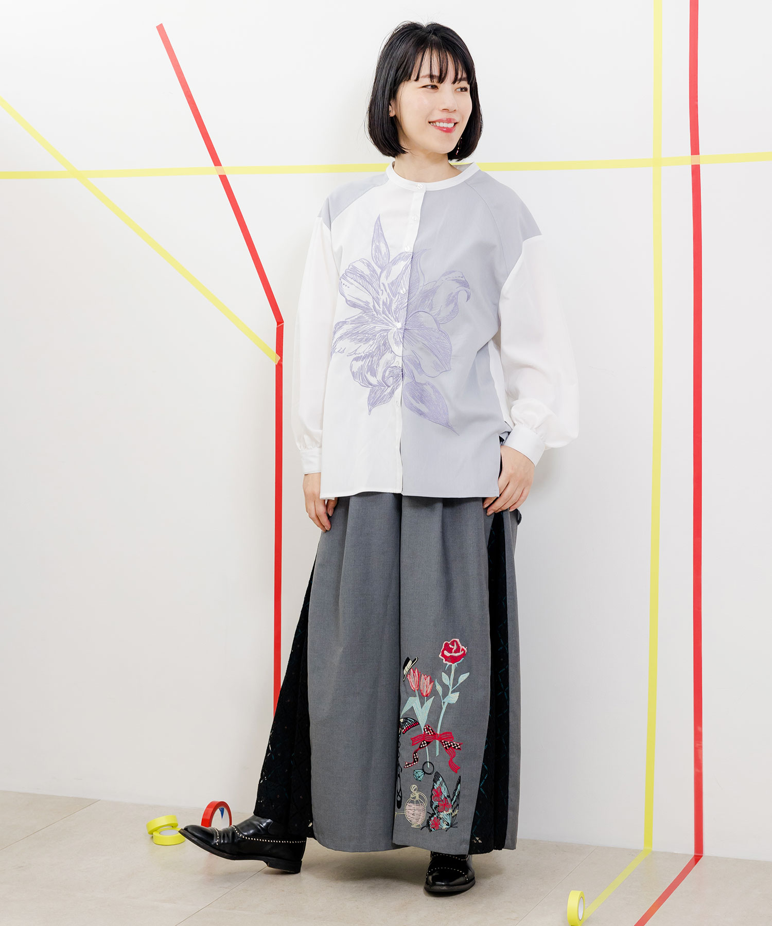 セール 30%OFF】スカラー ScoLar ユリ刺繍シャツブラウス