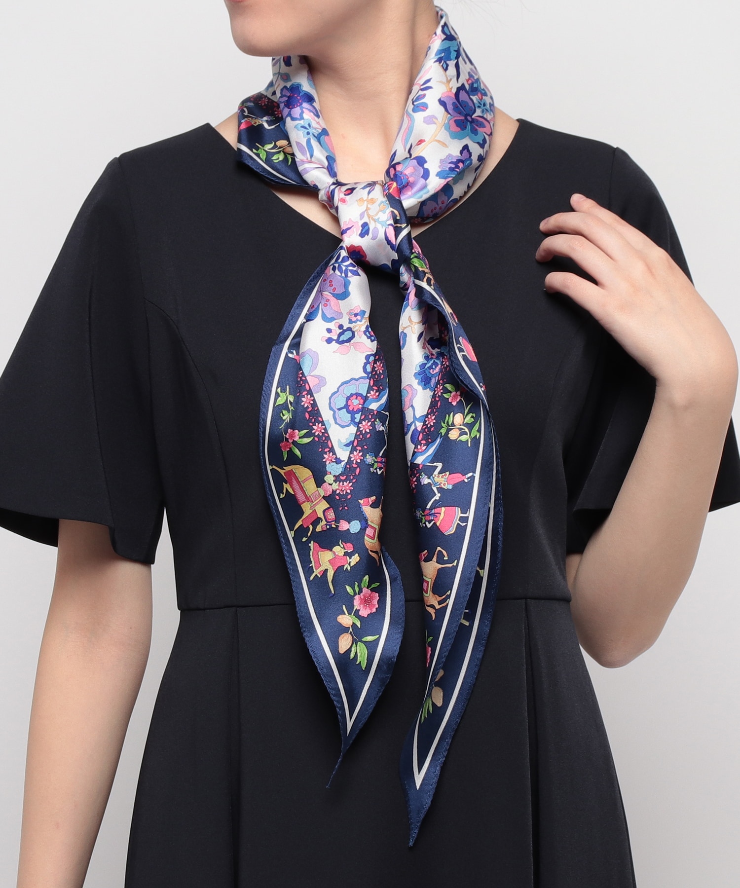 シルク大判スカーフ -｜Leilian（レリアン）｜Leilian Co.,LTD