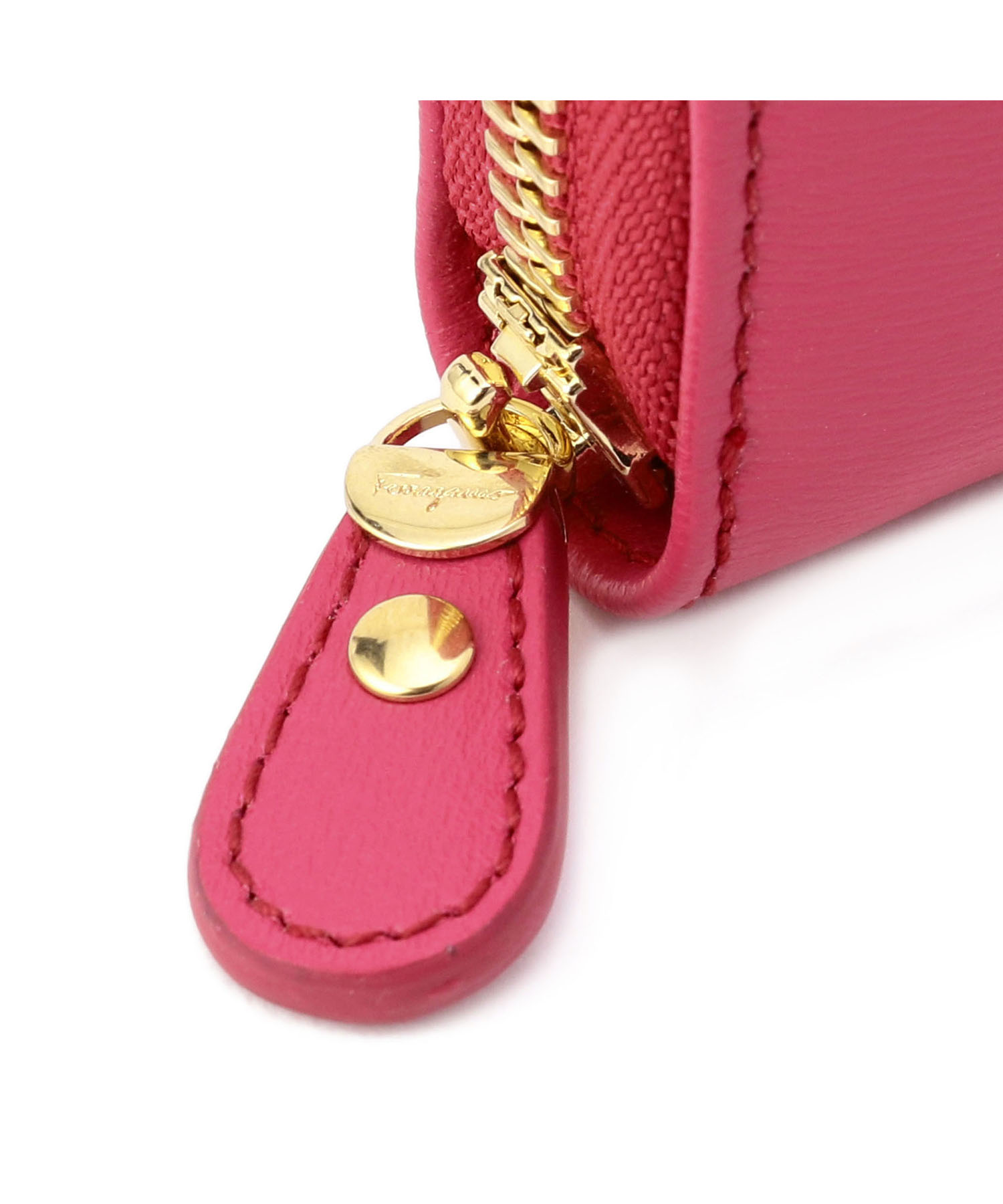 新品・未使用❤︎フェラガモ Ferragamo 長財布 (ピーチピンク) 新品・未使用❤︎フェラガモ Ferragamo 長財布 (ピーチピンク