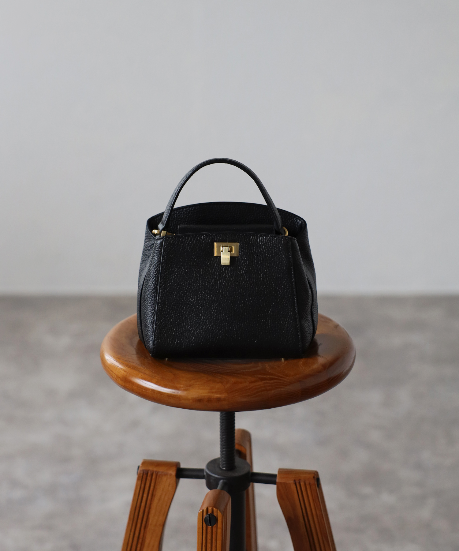 ■■韓国 BAG■■アンゴルハンドル牛革バッグ モカブラウン♪ Lennie レニー トップハンドルサッチェルバッグ - Dark Brown