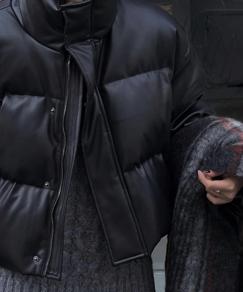 ZARA 黒 格好よい 合成皮革 ショート丈ダウンジャケット