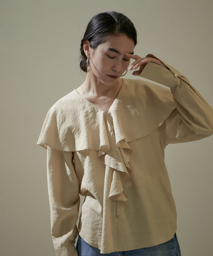 ADAM ET ROPE' ラッフルフリルブラウス ADAM ET ROPE'（アダムエロペ）の「ラッフルフリルブラウス