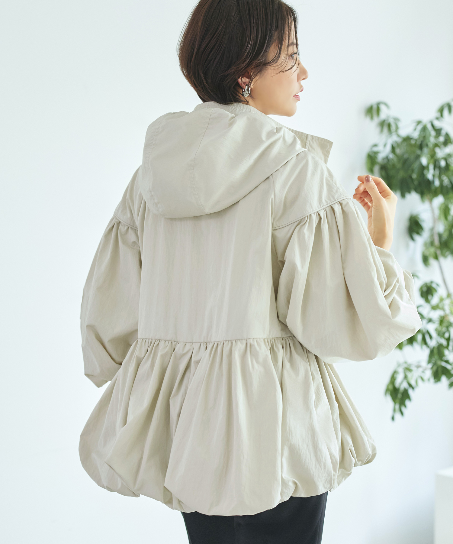 新品 RUIRUE BOUTIQUE バルーンペプラムマウンテンパーカー ルイルエブティック RUIRUE BOUTIQUE バルーンペプラム
