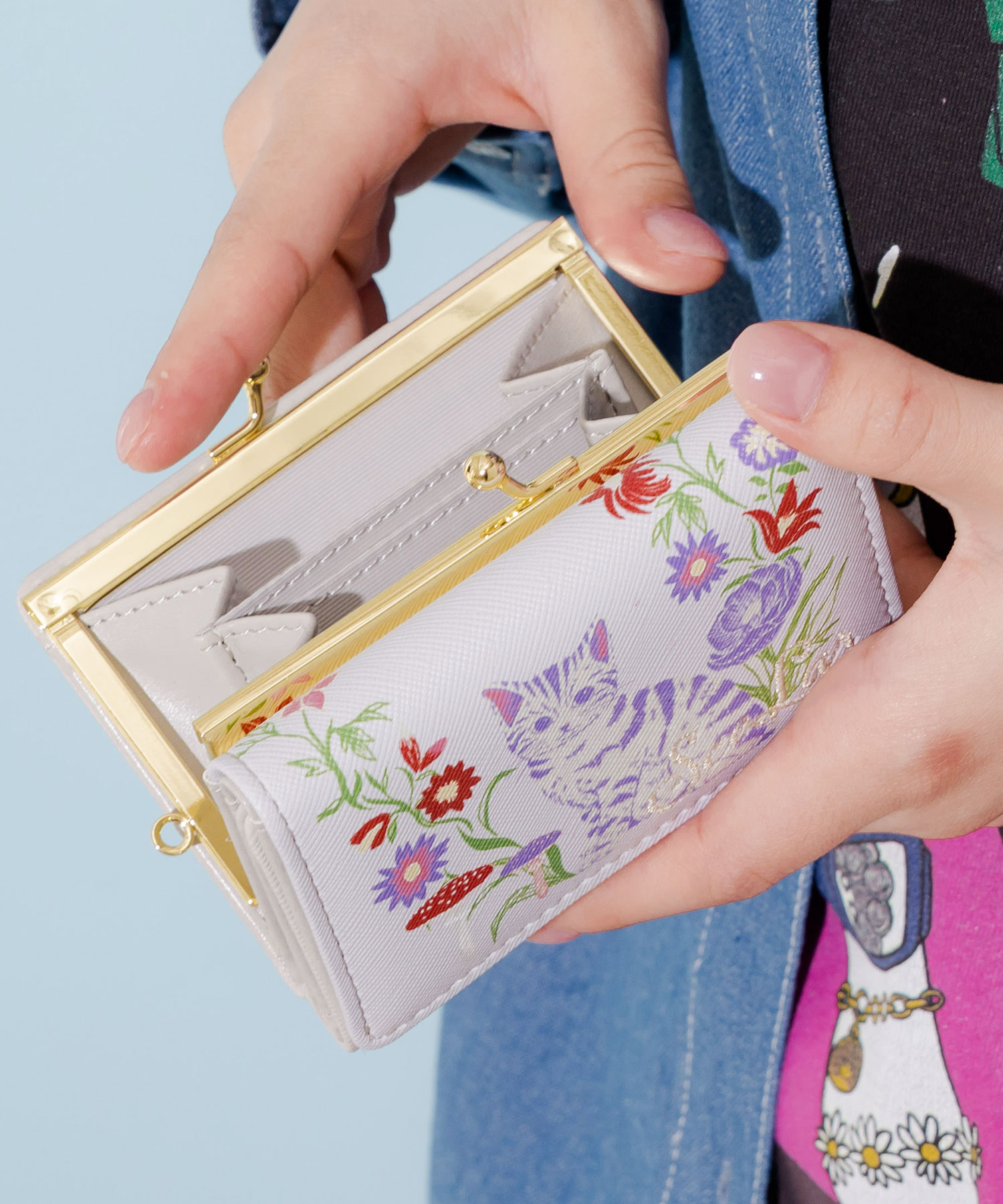 セール 10%OFF】スカラー ScoLar ネコ花刺繍がま口財布
