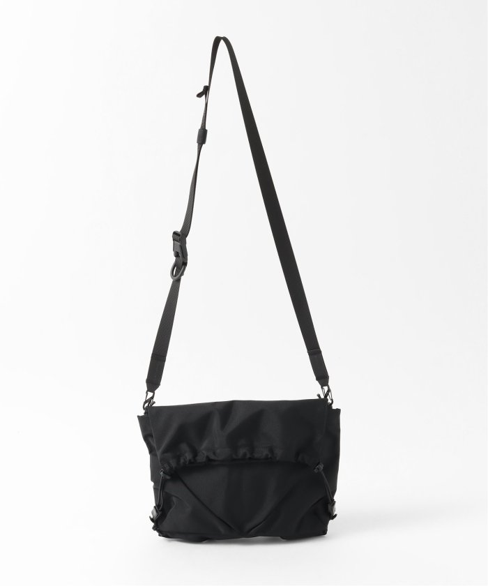人気上昇！！Sendy Bag (2 COLOR) Fendi Limited Edition White/Multicolor Embroidered Fabric