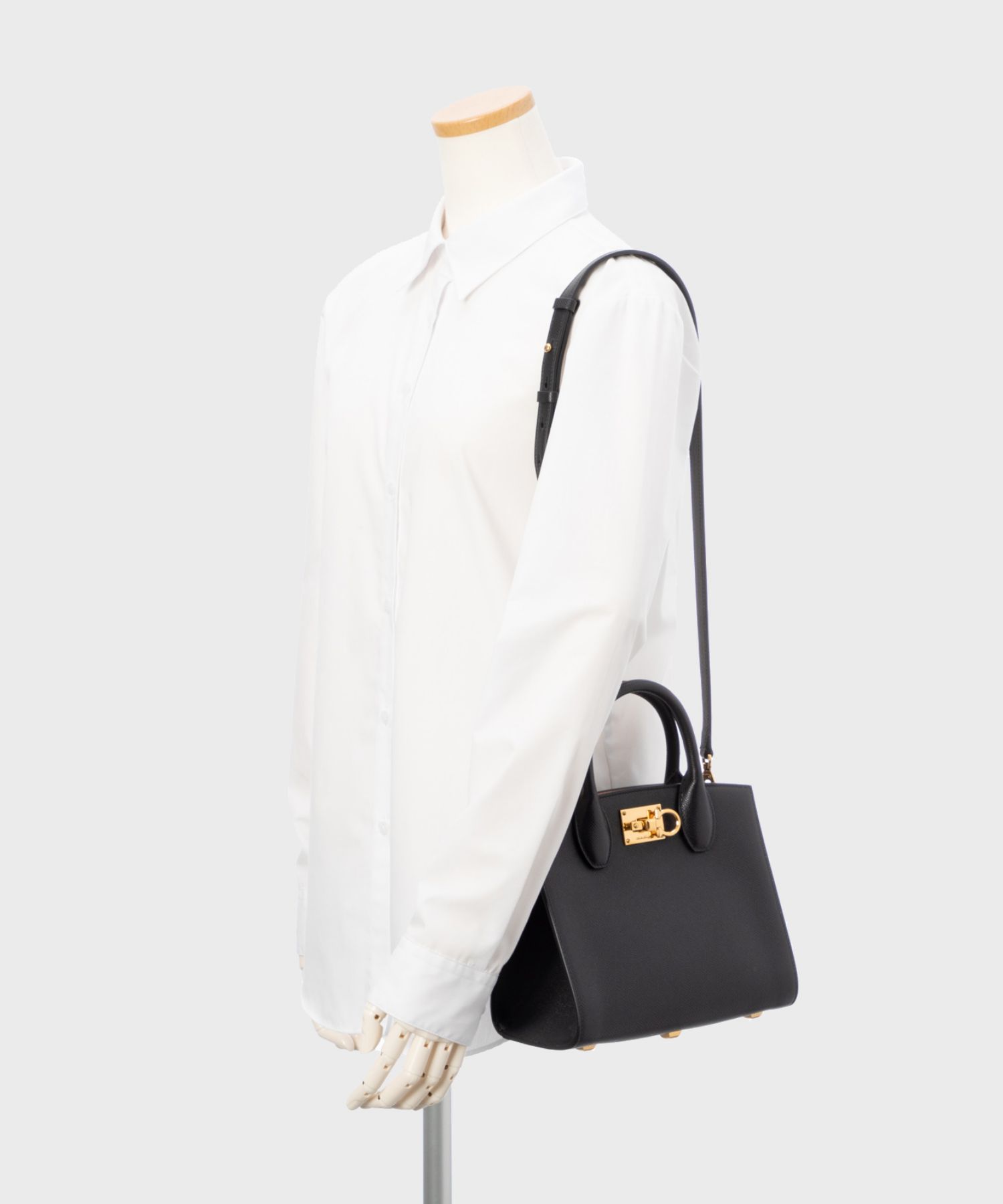 サルバトーレフェラガモ Salvatore Ferragamo ハンドバッグ サルバトーレフェラガモ Salvatore Ferragamo ハンドバッグ