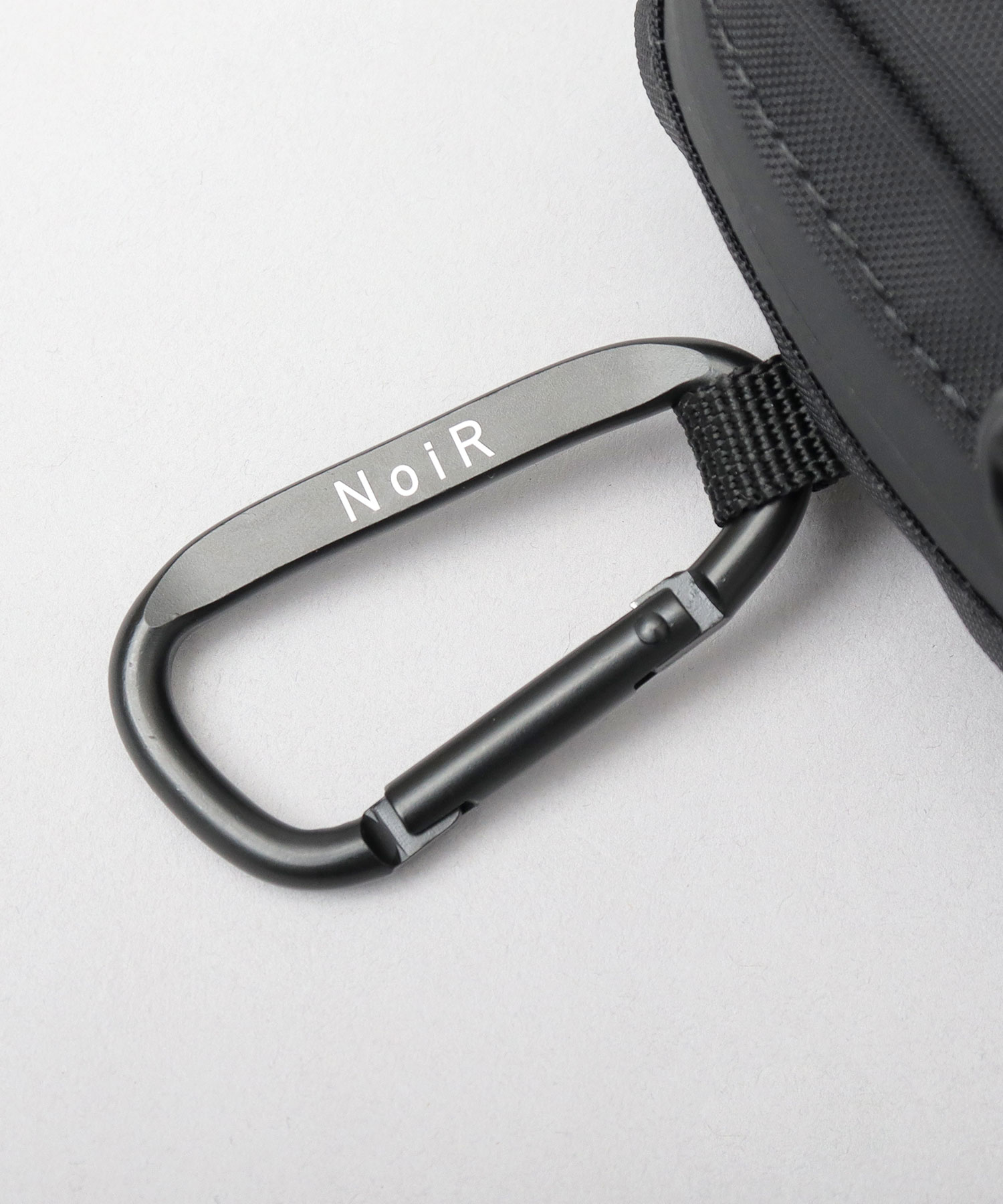 ノワール NoiR ノワール 撥水加工 カラビナ付き ショルダー