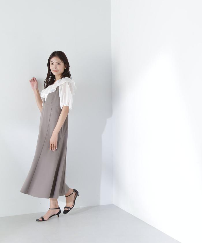 美品コーデセット売り✨　ナチュラルビューティーベーシック　リリーブラウン　ミーア セール 50%OFF】カーブネックラインキャミワンピース(505899095