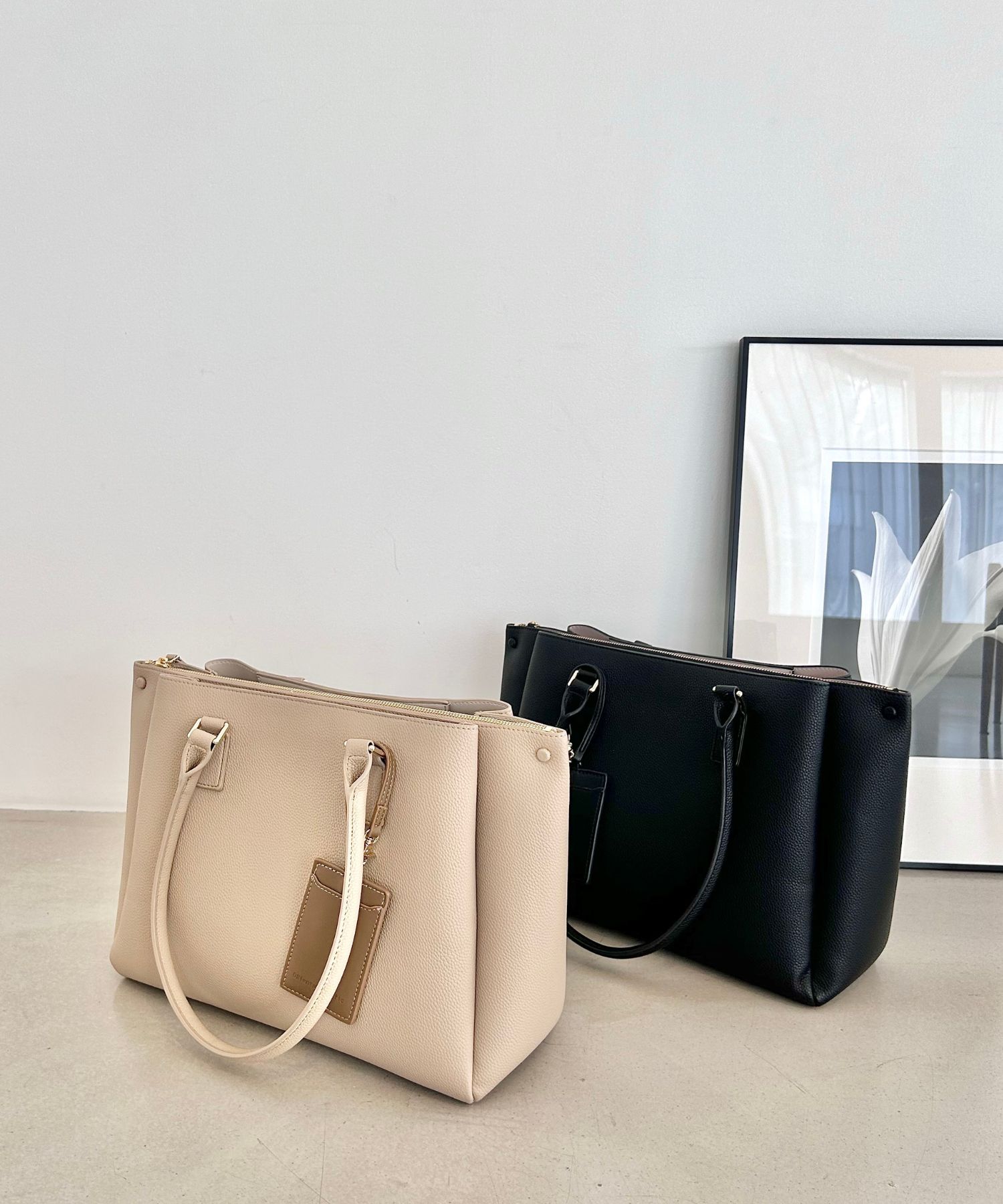 【TOM FORD】アマルフィトートバッグ【関税送料込】 通勤・大容量 A4横長トートバッグ/0220BA(505936798